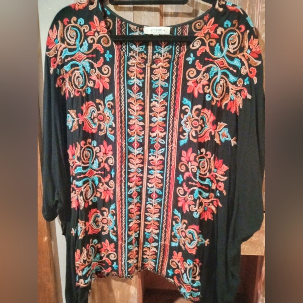Umgee Black Blouse with Vibrant Embroidery